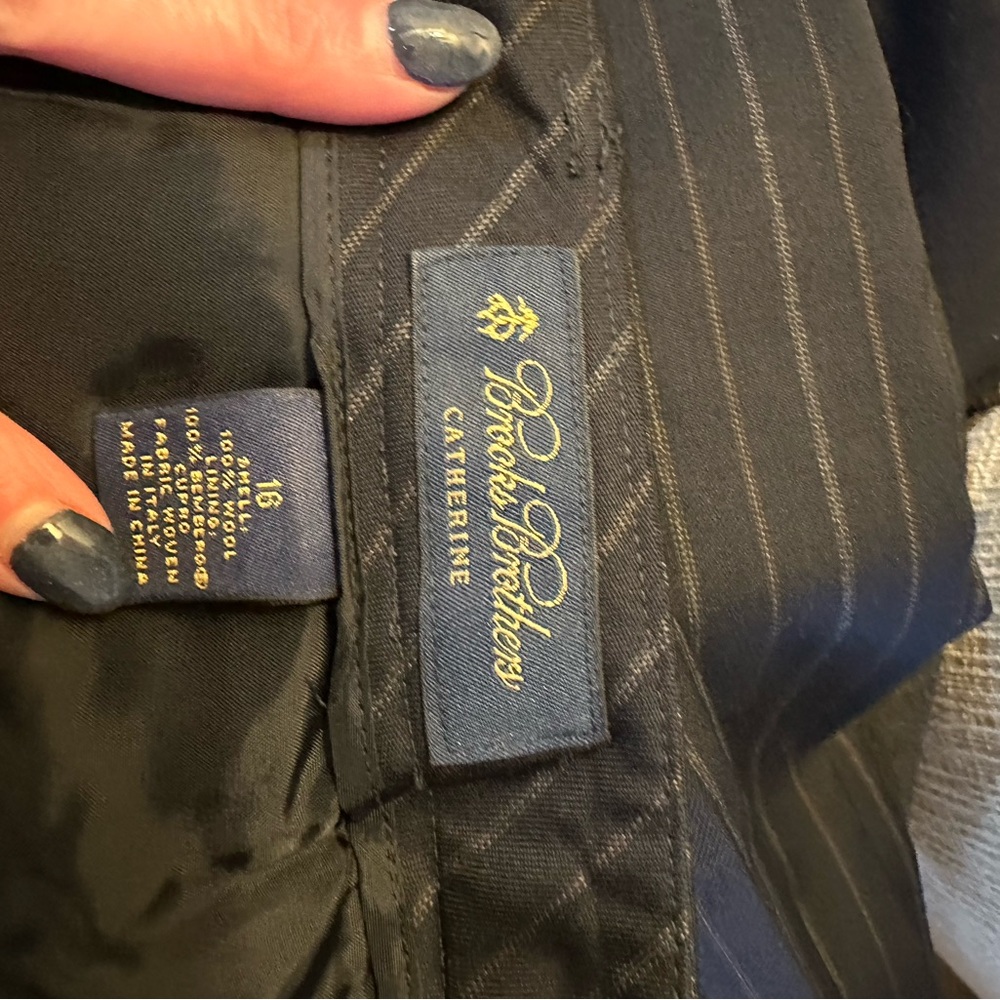 Brooks Brothers pinstriped navy blue pants - size 16
